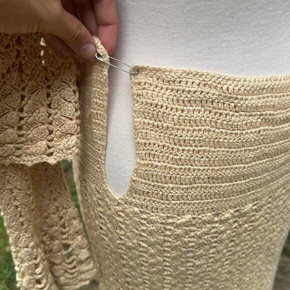 70s cream crochet skirt and cardigan set - Picture 7 of 7